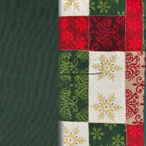 Hunter Green with Holiday Quilt