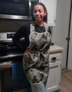 Flirtatious apron in Pineapple Upside Down!